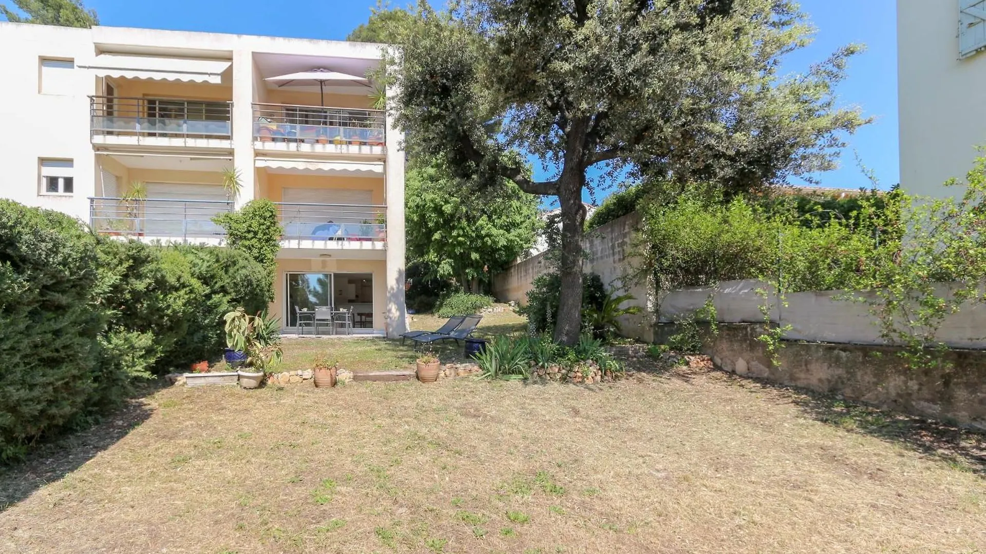 Charming & Bright Flat With Ac Garden 300M And Closed Garage - Benakey Cannes Apartment