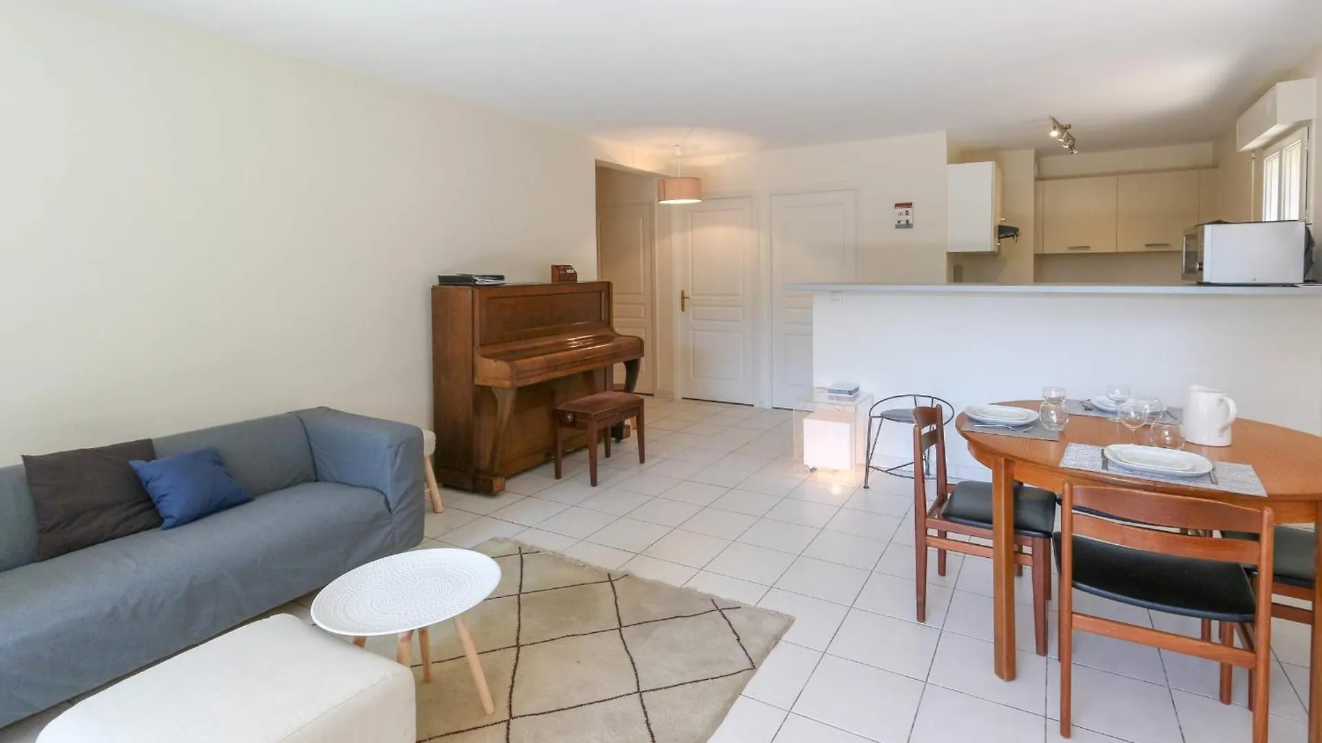 Lägenhet Charming & Bright Flat With Ac Garden 300M And Closed Garage - Benakey Cannes
